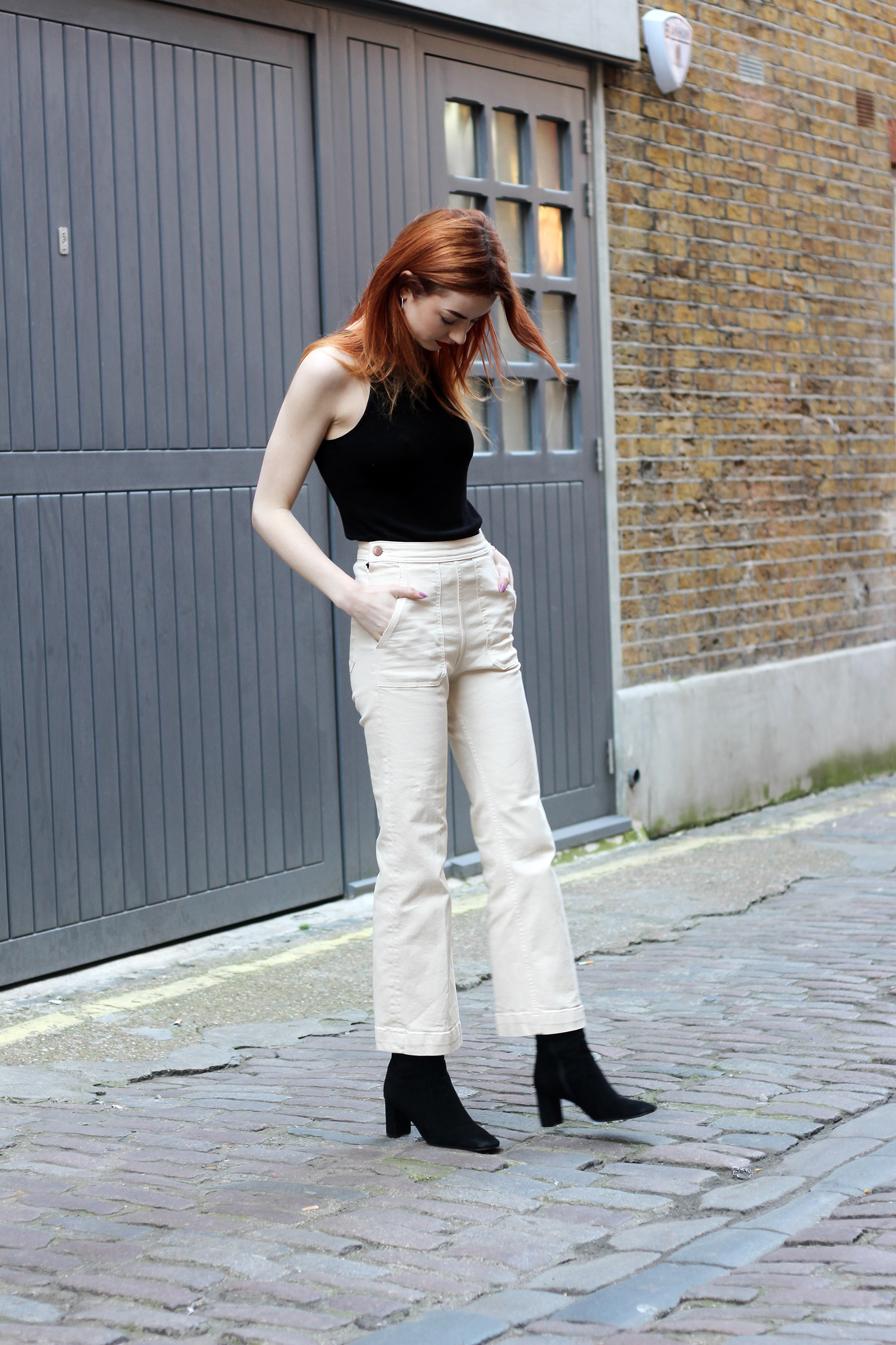 white-kickflare-jeans