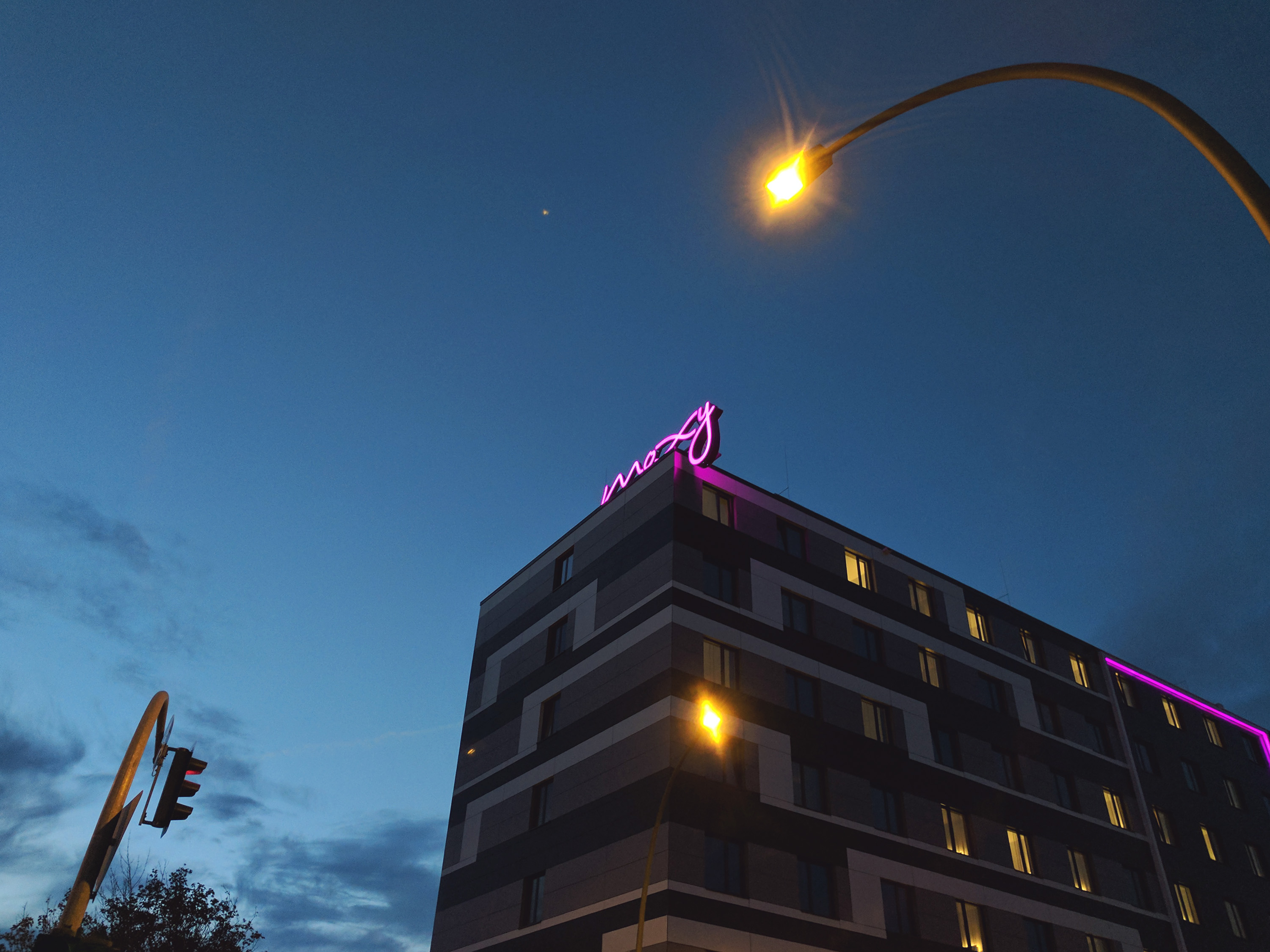 berlin-moxy-hotel-review